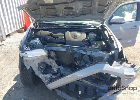 2020 Toyota Tacoma Trd Off-Road z USA, uszkodzony, nr VIN 3TMCZ5AN6LM330074